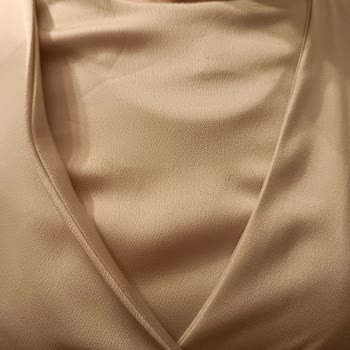 Armine Gönderilen Elbise Lekeli Ve Bozuk