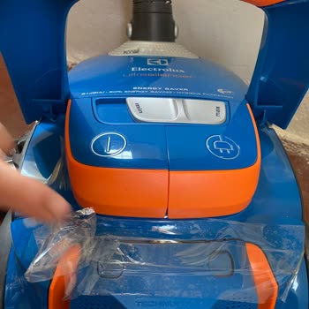 Electrolux Elektrikli Süpürgenin Kapağının Kırık Çıkması