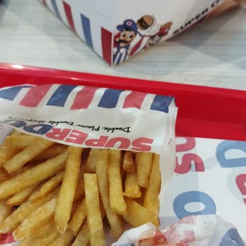 Superduo Kokmuş Tavuklar Üç Gün Önce Pişmiş Patatesler!