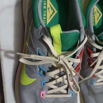 Nike Trail Model Sol Alt Tabandan Ses Geliyor