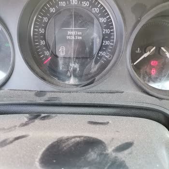 Renault Gösterge Panelinde Çatlak