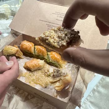 Koçak Baklava Fıstıklı Fiyatına Cevizli Baklava