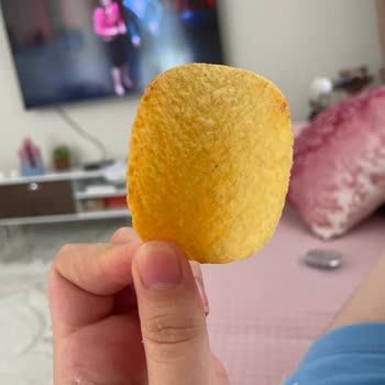 Pringles Barbekü Cipsin Yarısı Baharatlı