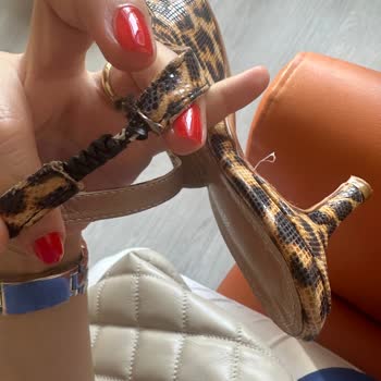 Pelinin Ayakkabıları Kusurlu Ürün