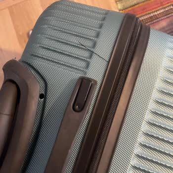 Efe Tur Tam Bir Fiyaskoydu. Valizimi Parçaladılar!