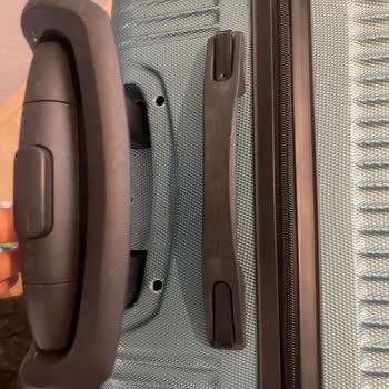 Efe Tur Tam Bir Fiyaskoydu. Valizimi Parçaladılar!