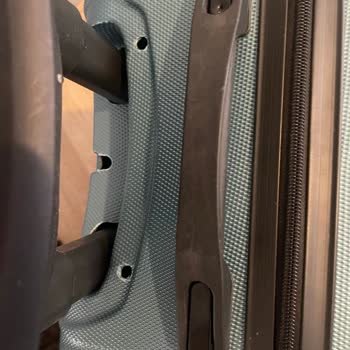 Efe Tur Tam Bir Fiyaskoydu. Valizimi Parçaladılar!