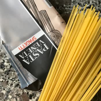 BİM Makarnada Toz Halindeki Şeyler