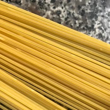 BİM Makarnada Toz Halindeki Şeyler