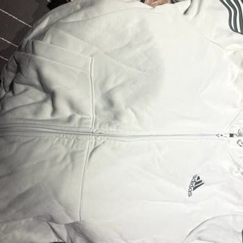 Pazardan Alsam Daha İyi Olan Adidas