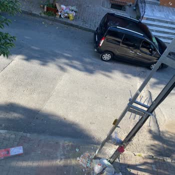 Sultangazi Belediyesi Çöpleri Günlerce Toplamıyor!