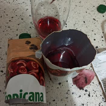 Tropicana Meyve Suyu İçinde Küf Benzeri Şeyler