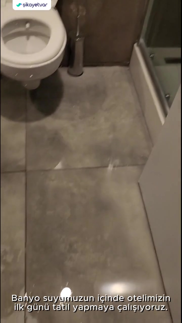 Crystal  Centro Lara 24.06.2023 Banyo Suyunun Odaya Dolması! videonun kapak resmi