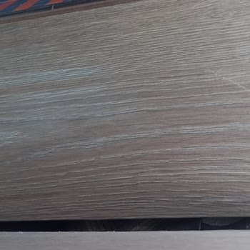 Koçtaş Farklı Tonda Laminant Parke Ürün Verilmesi