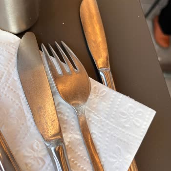 Köfteci Yusuf Her Şey İnanılmaz Pis