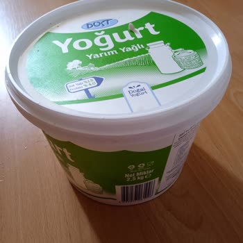 Dost Yarım Yağlı Yoğurt İçinden Çocuk Dişi Çıktı