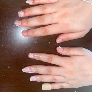 Esra Türkyılmaz Beauty İşlem Yaparken Parmaklarımızdan Oluyorduk