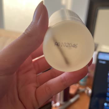 Watsons Revolution Skincare Serumun İçerisinden Vida Çıktı