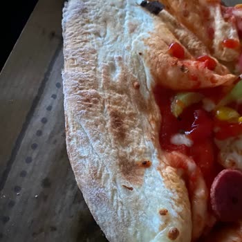 Sbarro Pizza Hamuru Pişmemiş ve Mide Ağrından Duramadım