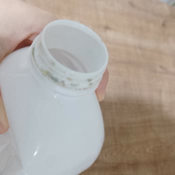 Dost Ayranın Kapağındaki ve İçindeki Şeyler