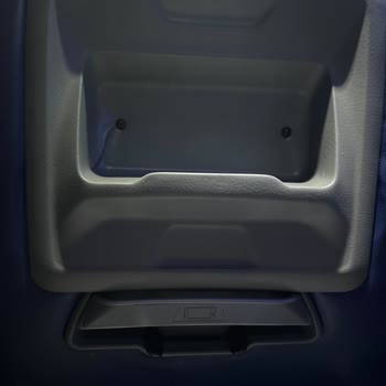 Efe Tur Yüksek Fiyatlar Karşılığında TV Olmayan Bir Yolculuk: İzmit Otobüsü