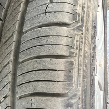 Sıfır Kumho Lastik Dökülüyor