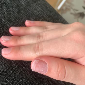 Hazal Akbay Beauty Protez Tırnak Yaptırmaya Gittim, Tırnaklarımı Mahvettiler