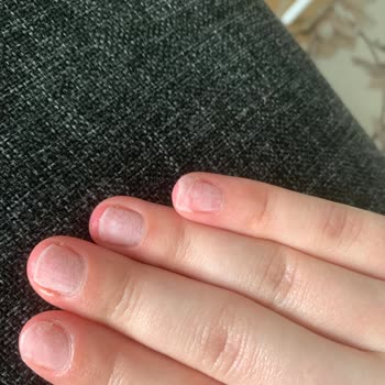 Hazal Akbay Beauty Protez Tırnak Yaptırmaya Gittim, Tırnaklarımı Mahvettiler