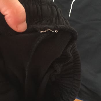 Shopier Etiketi Kesilmiş Sırf Satmak İçin Bedeni Olmayan Eşofman Gönderiyorlar