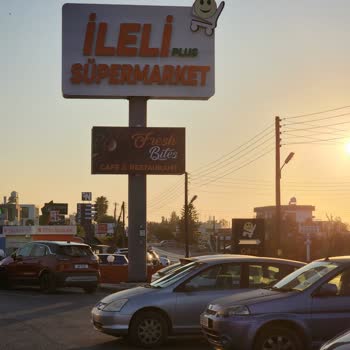 İleli Süpermarket 'te Etiket Ve Kasa Fiyatı Farklı