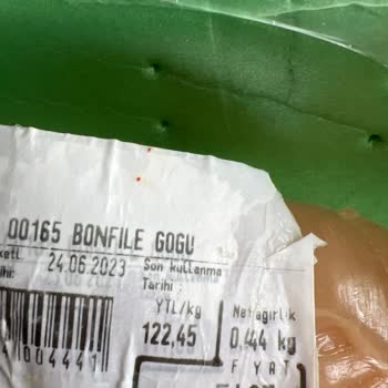 Onur Market Kokmuş Ürün Satılıyor Tarihi Yazmayan Etiketler İle