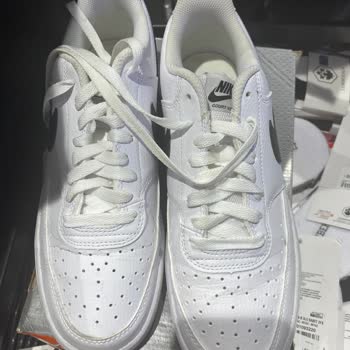 In Street Ayakkabı Ayağıma Vuruyor