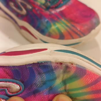 Skechers Çocuk Ayakkabısı Hemen Açıldı