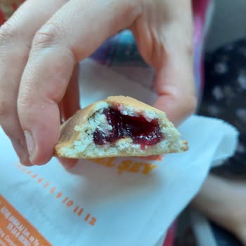 Burger King Soğuk Yemek ve Ücrete Göre Özensiz Lezzet Tat Ve Yiyecek