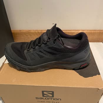 SPX Salamon Ayakkabının Tabanı Deforme Oldu