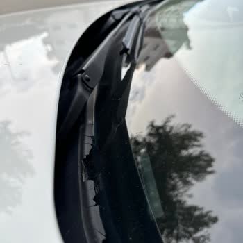 BMW F30 Ön Cam Fitili