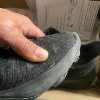 Salomon Ayakkabı Hatalı Ürün Üretiliyor