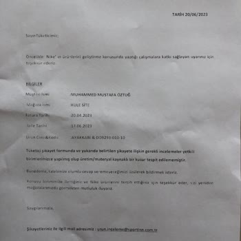 Nike Downshifter Koşu Ayakkabısının Yırtılması