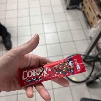 Corny İçinde Kıl Çıkması