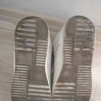 Bershka Ayakkabı Tabanının Yırtılması