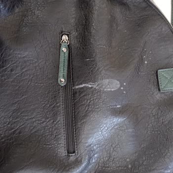 Derimod Çanta Kolonya Değmesi İle Deforme Oluşması Ve Yüzey Bozulması