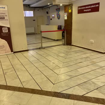 İstanbul Üniversitesi Tıp Fakültesi Odalar Boş Doktor Yok Kayıt Yeri Boş Vatandaş Mağdur Ediliyor