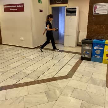 İstanbul Üniversitesi Tıp Fakültesi Odalar Boş Doktor Yok Kayıt Yeri Boş Vatandaş Mağdur Ediliyor