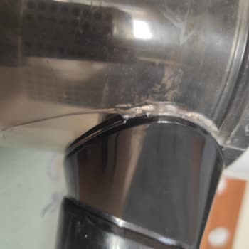 Arçelik Dik Sd3141 Süpürge Haznesi Kırıldı