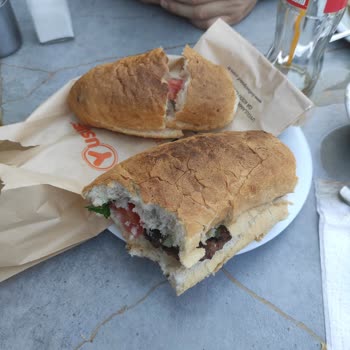 Köfteci Yusuf Yemek Köfte Ekmek