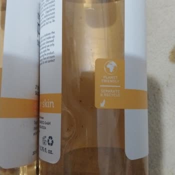 The Purest Solutions Sarı Toniğimin İçinde Küçük Siyah Şeyler Var