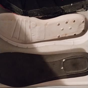 Kinetix Ayakkabı İkiye Bölündü