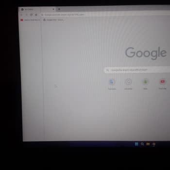 Monster Notebook Abra A7 V12.5.4 17,3" İlk Günden Ekranda Dikey Çizgi Çıktı!