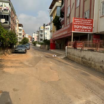 Kepez Belediyesi Kuzeyyaka Sokaklar Her Yer Çöp