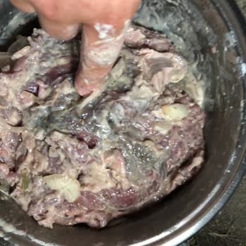 Köfteci Yusuf Bozuk Et Satıyor